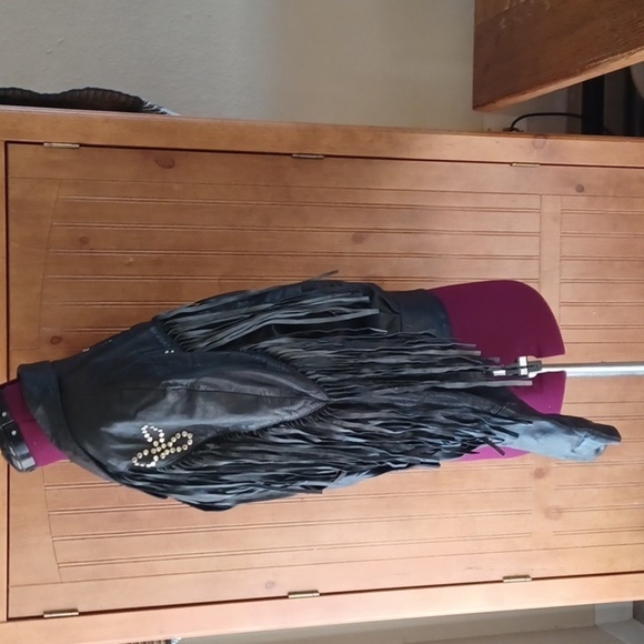 OUTERBOUND BY HMS. CROPPED LEATHER MOTOR CYCLE JACKET - Picture 8 of 10